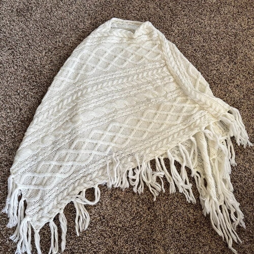 NWT American Eagle Cable Fringe Poncho Sweater Cream One Size